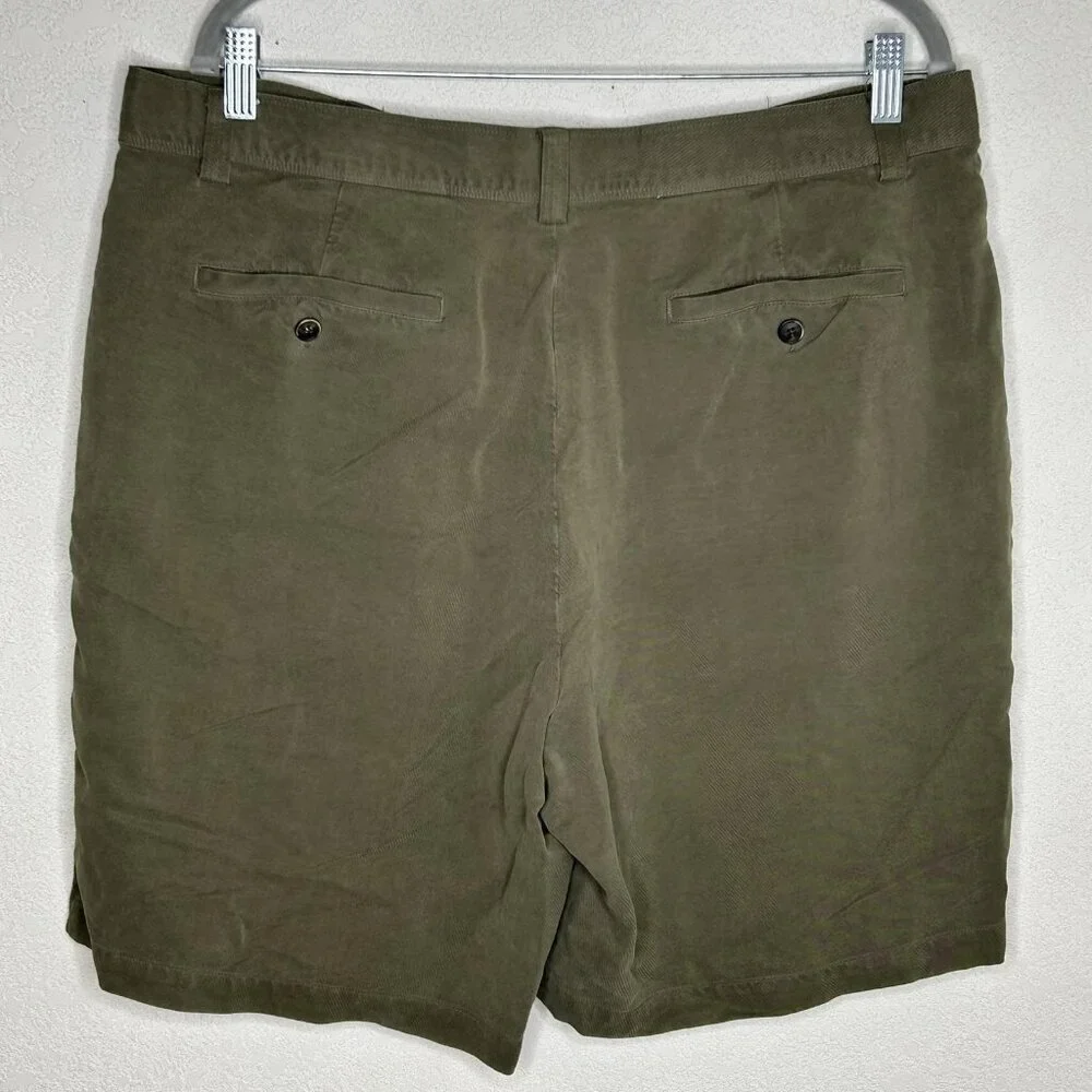 Tommy Bahama Shorts Mens 38 Green 100% Silk Flat Front Chino Casual Resort